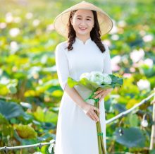 Hiệu trưởng: Bùi Thị Chinh