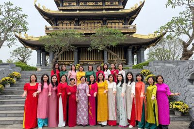 Team cô giáo mầm non xinh đẹp nhân ngày 8/3