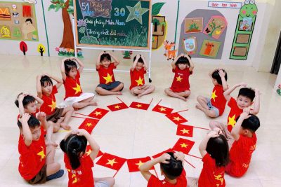HOẠT ĐỘNG CHÀO MỪNG NGÀY GIẢI PHÓNG MIỀN NAM 30/4 TẠI TRƯỜNG MẦM NON NHO QUAN 1